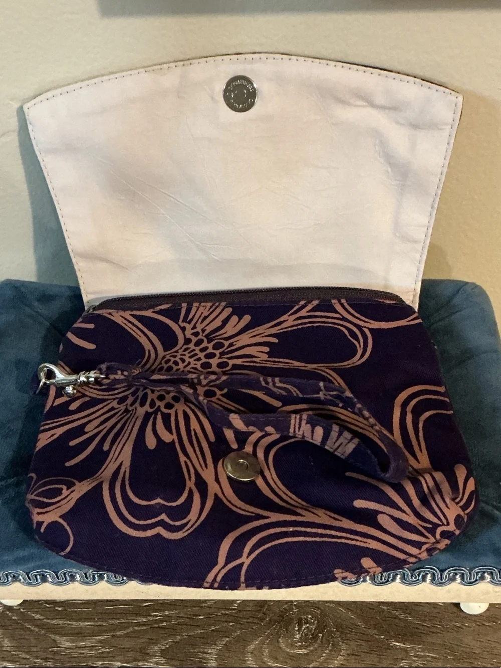 Sak Saum For Freedom Wristlet Deep Purple Tan Silkscreen Floral Print 5.5x7 EUC